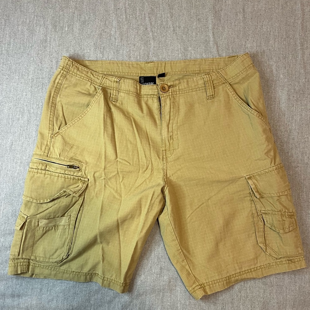 Subculture Men’s Cargo Shorts - Khaki, Size 33- EUC